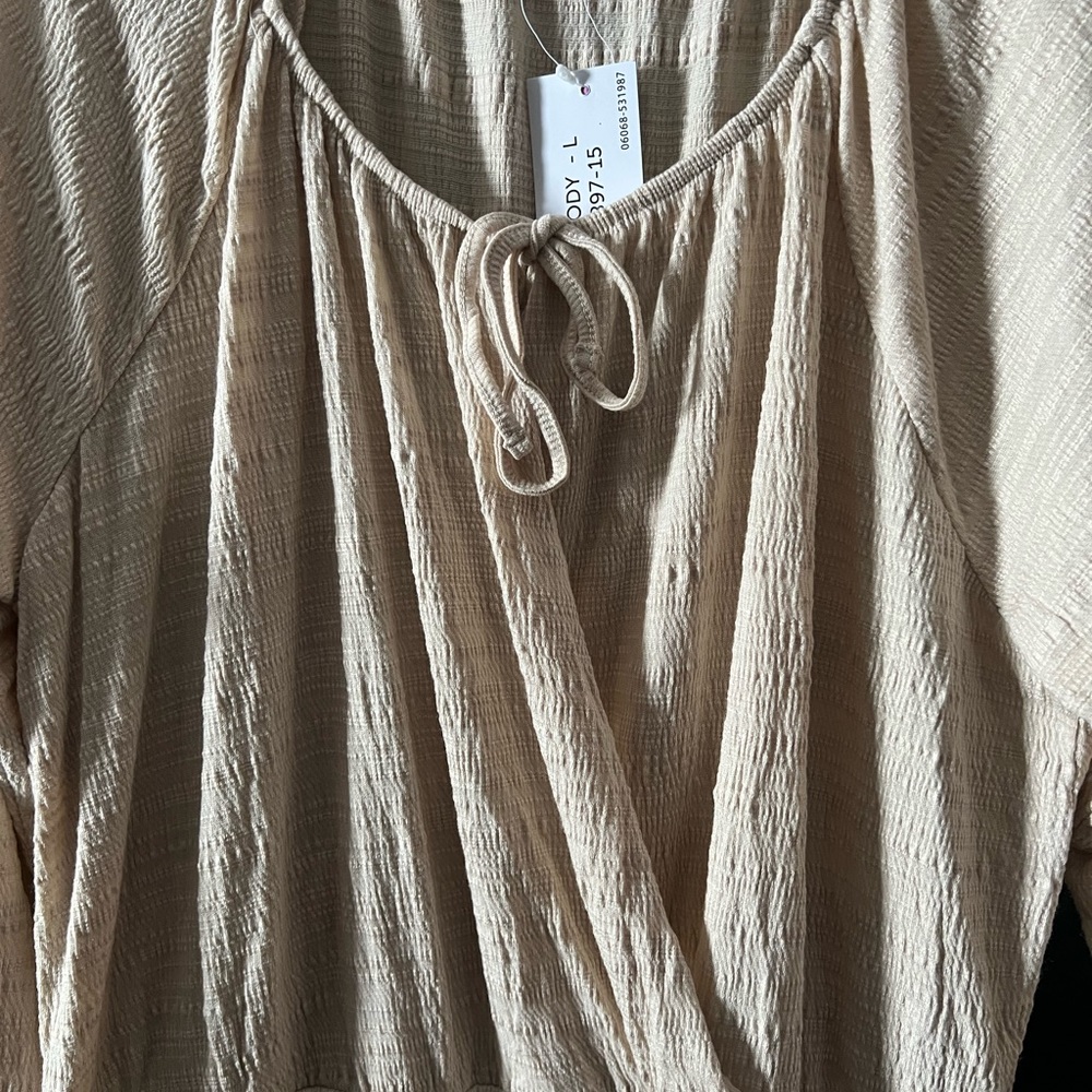Brand new w/tags, LuLaRoe Jody, long sleeve knee-length dress.  Size L (14-16).